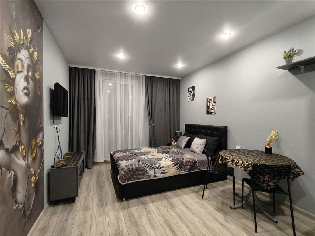 Снять --комнатную квартиру