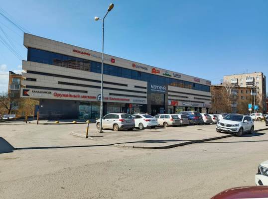 Снять  помещение свободного назначения