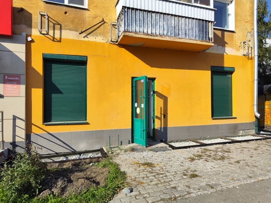 Снять  помещение свободного назначения