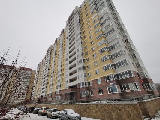 Купить --комнатную квартиру