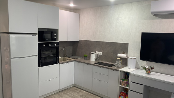 Купить --комнатную квартиру