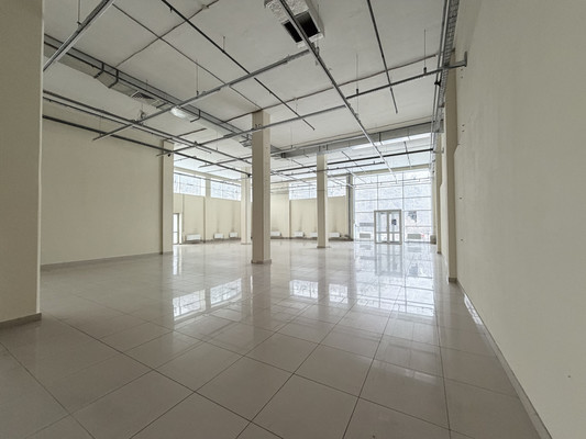 Снять  торговое помещение